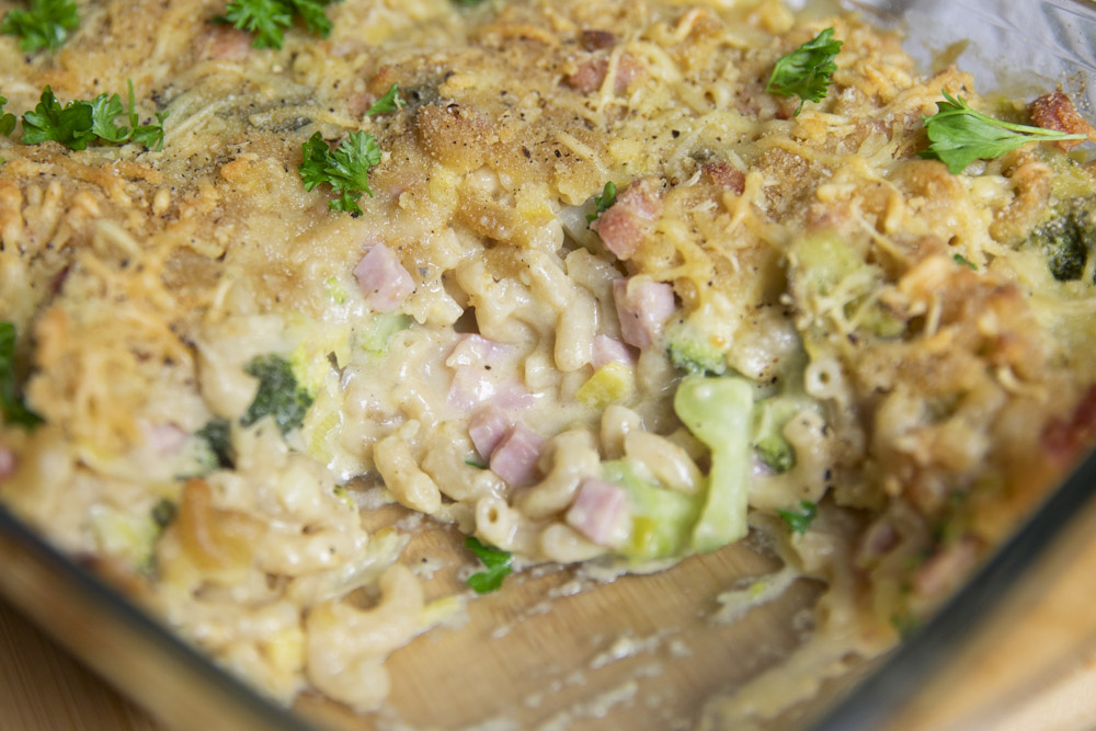 Broccoli, leek, ham mac & cheese